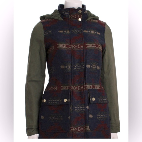 🚨 Coffeeshop Mixed Media Aztec Tribal Patterned Print Hooded Coat. Medium. - Picture 3 of 14